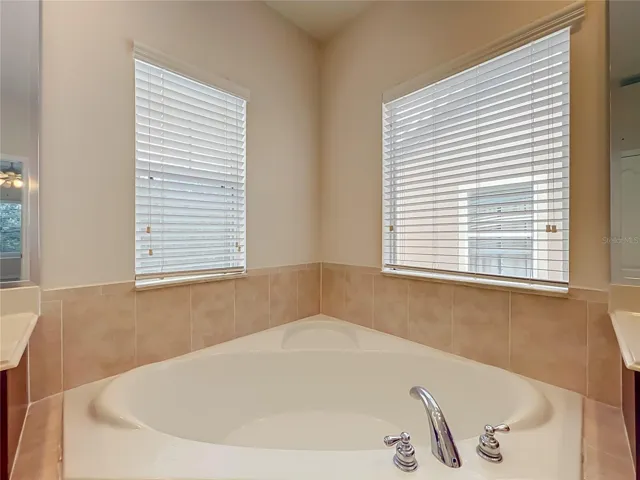 Garden tub