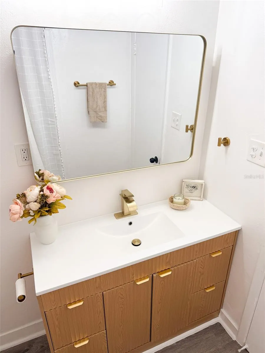 Guest Bathroom 3