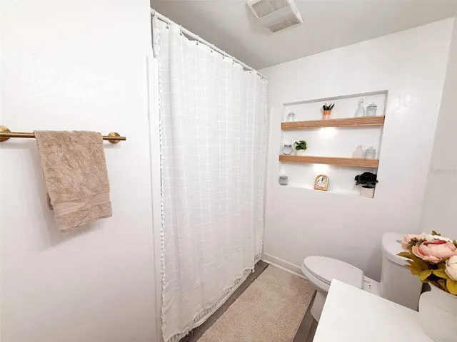 Guest Bathroom 3