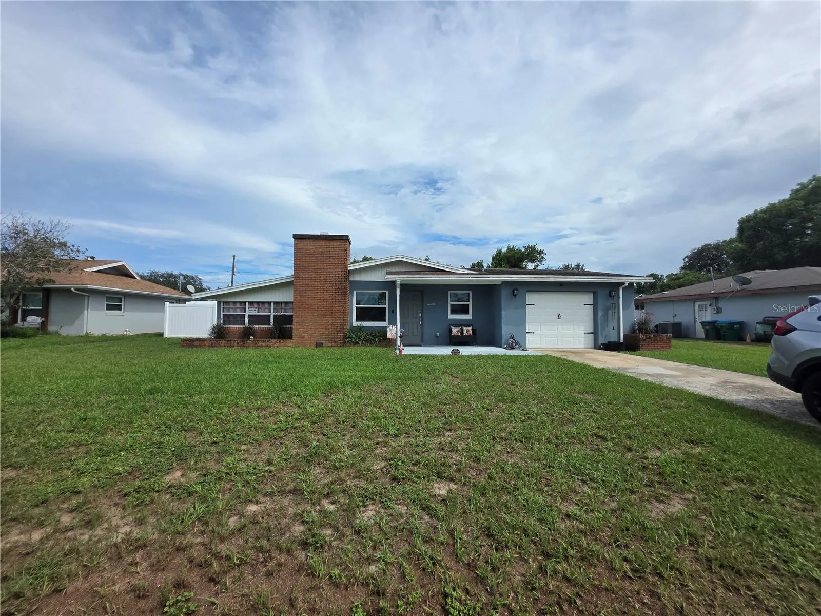 This charming quiet neighborhood awaits you!