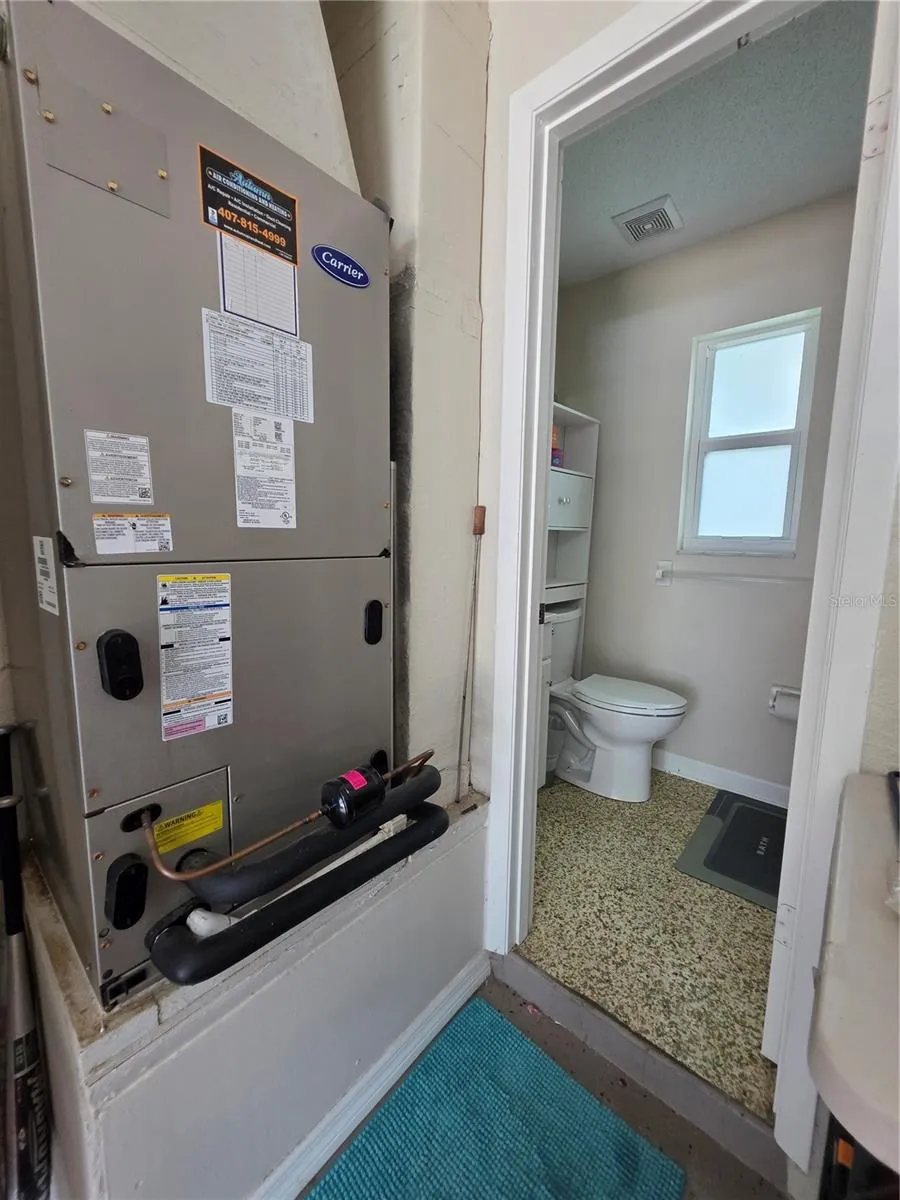 2nd bathroom with terrazzo flooring