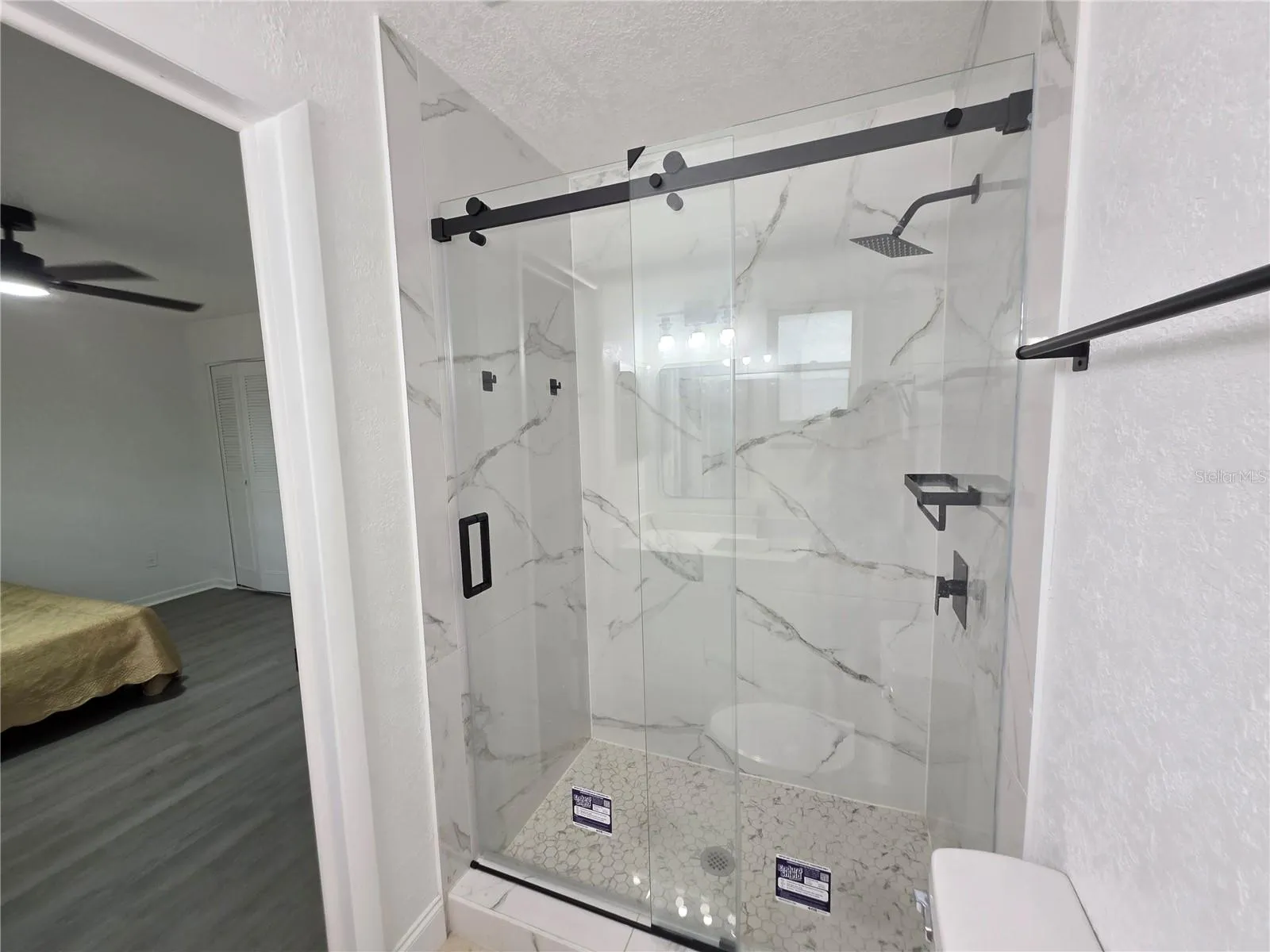 Bedroom 4 - bathroom