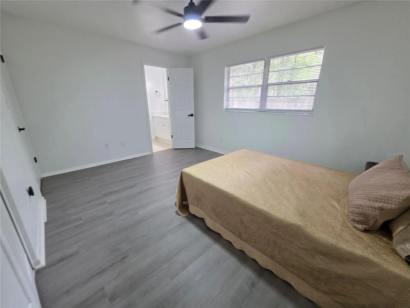 Bedroom 4 ensuite