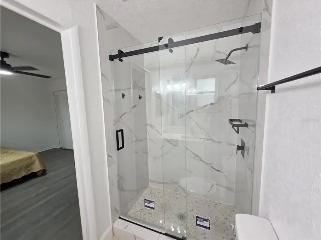 Bedroom 4 - bathroom
