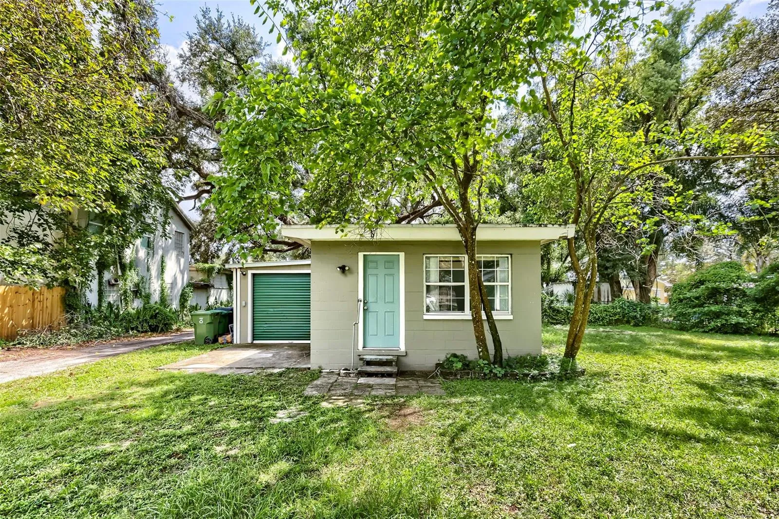 1/1Detached Apartment