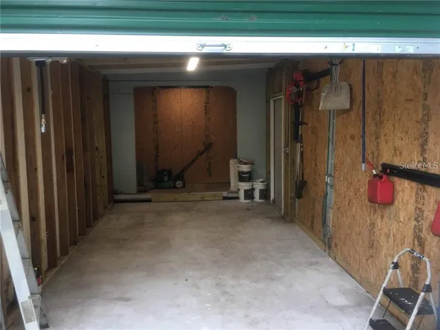 Garage / Workshop