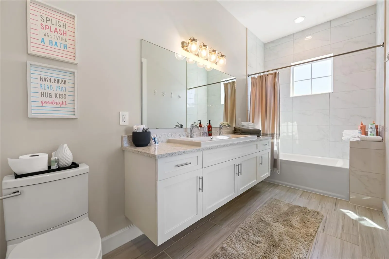 Bedroom 4 - 2nd Floor - Ensuite Bathroom