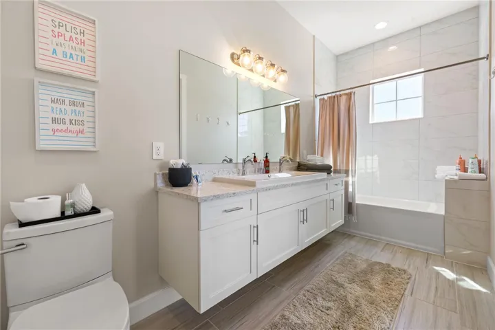 Bedroom 4 - 2nd Floor - Ensuite Bathroom