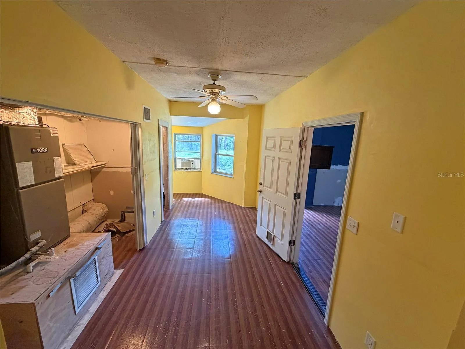 Down stair hallway