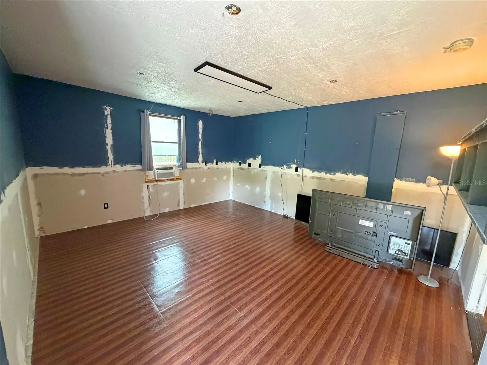 2nd bedroom No Closet. Has Private entry door