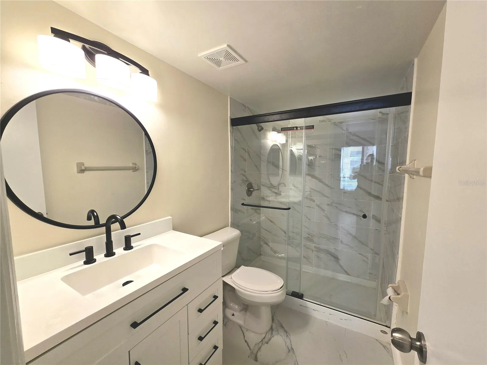Ensuite Primary bathroom