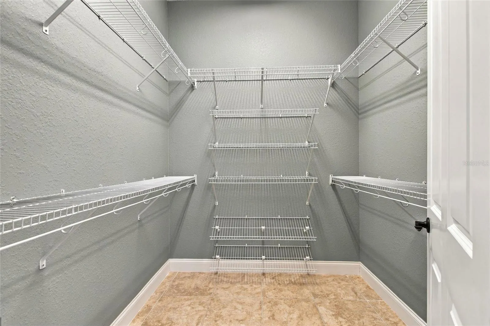 Walk in closet