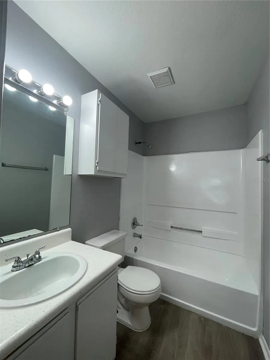 Main hall bath