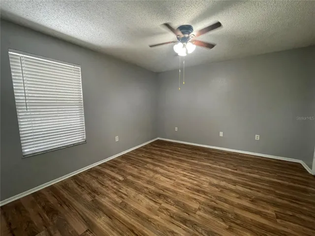 Secondary bedroom