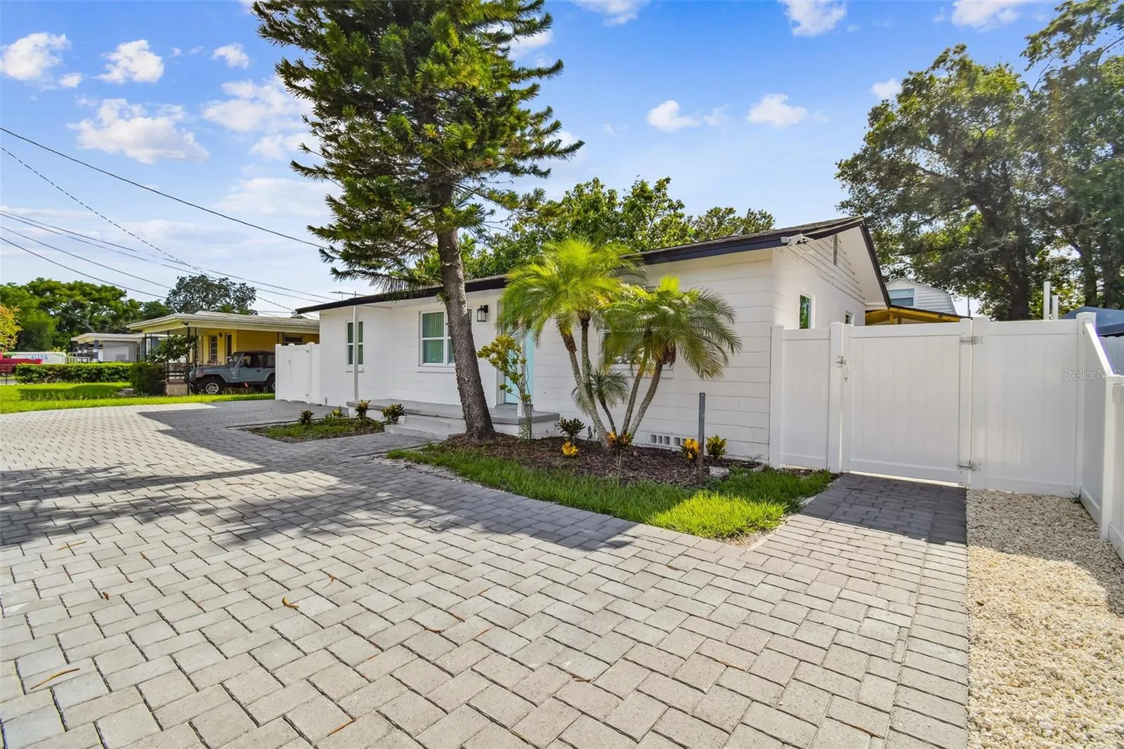 Spacious Driveway