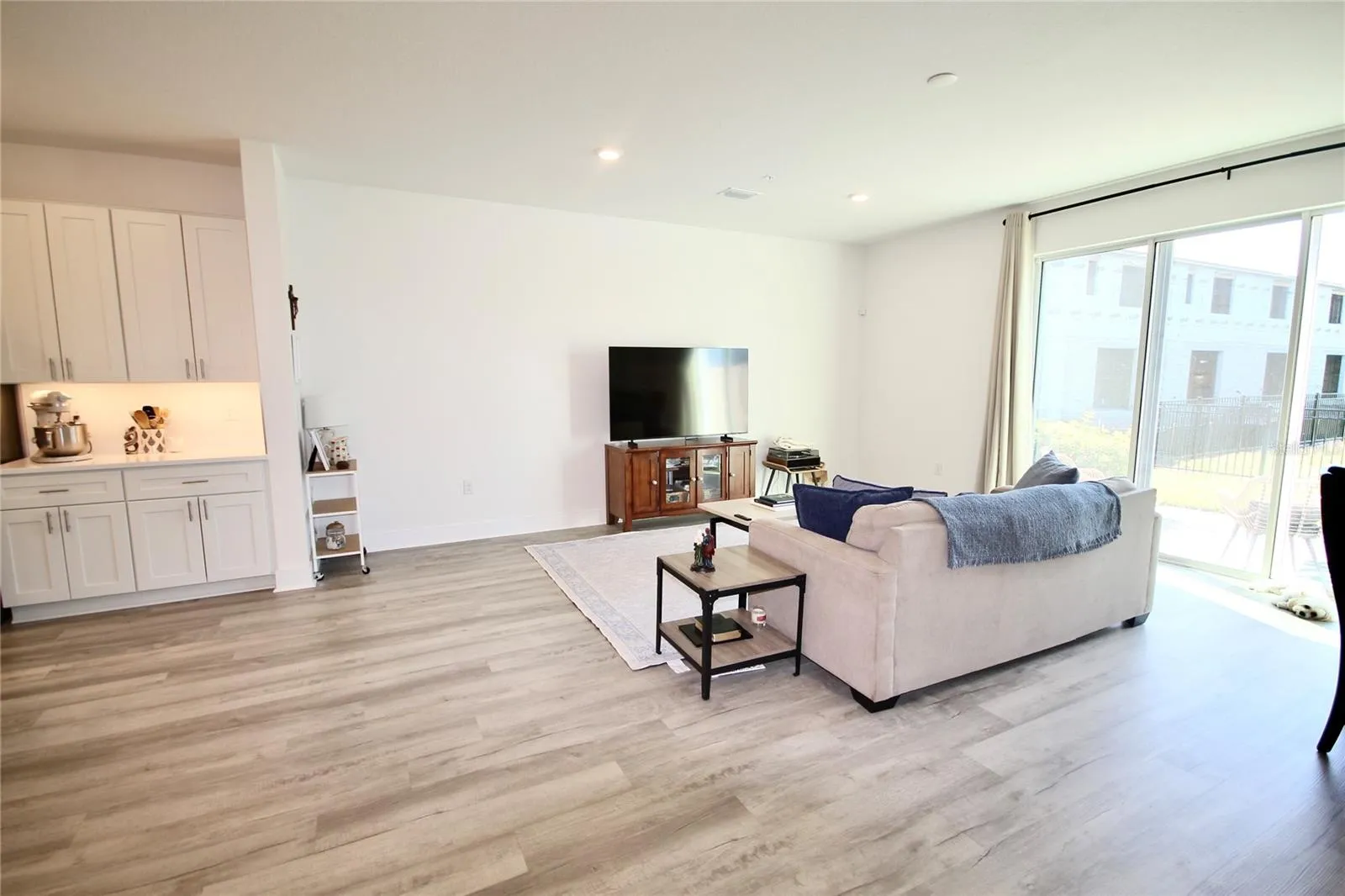 Living Room/Dining Combo