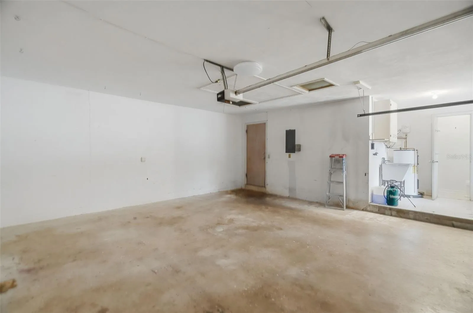 BIG 2 car garage