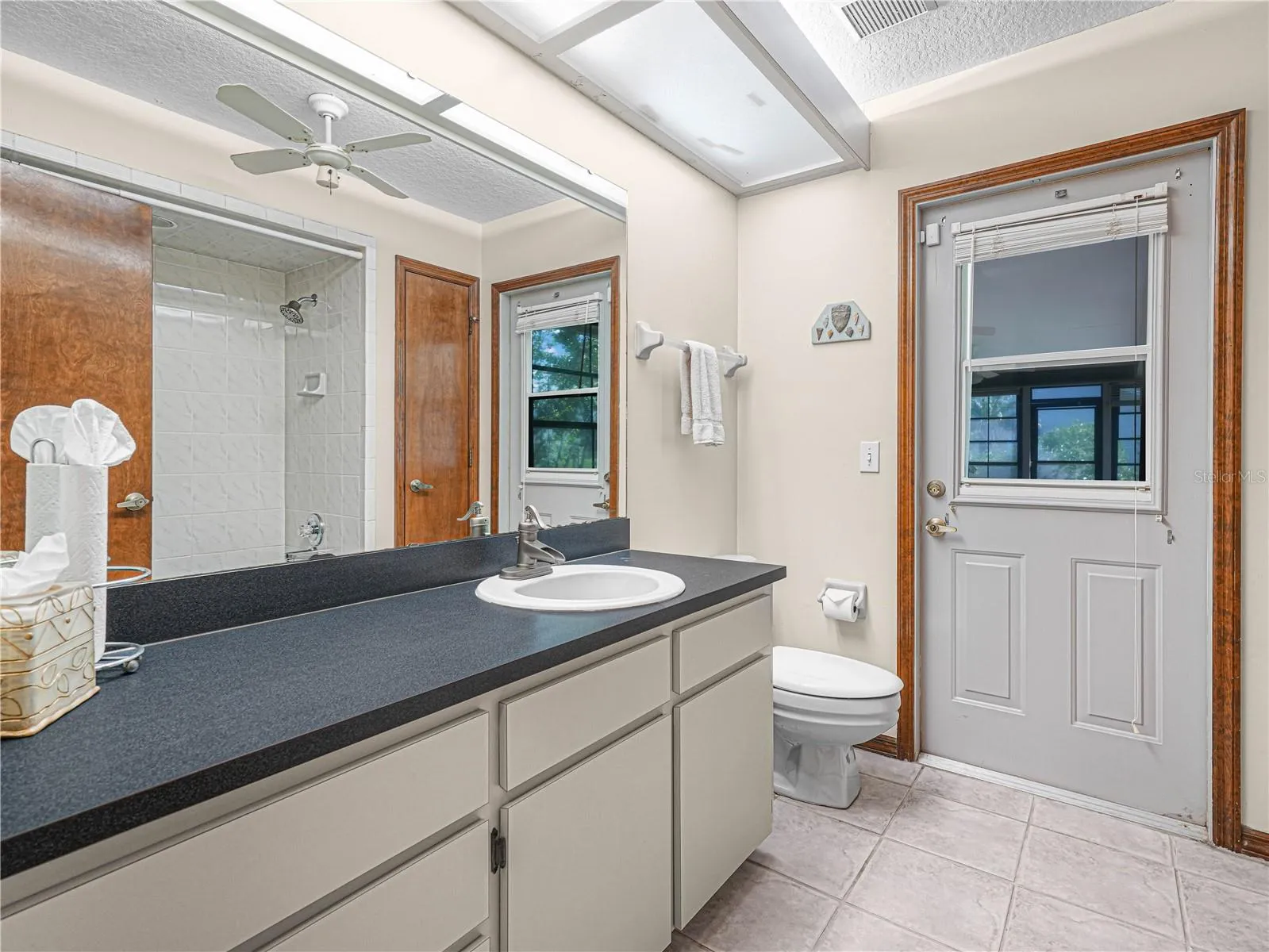 2nd bathroom