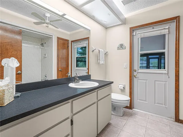 2nd bathroom