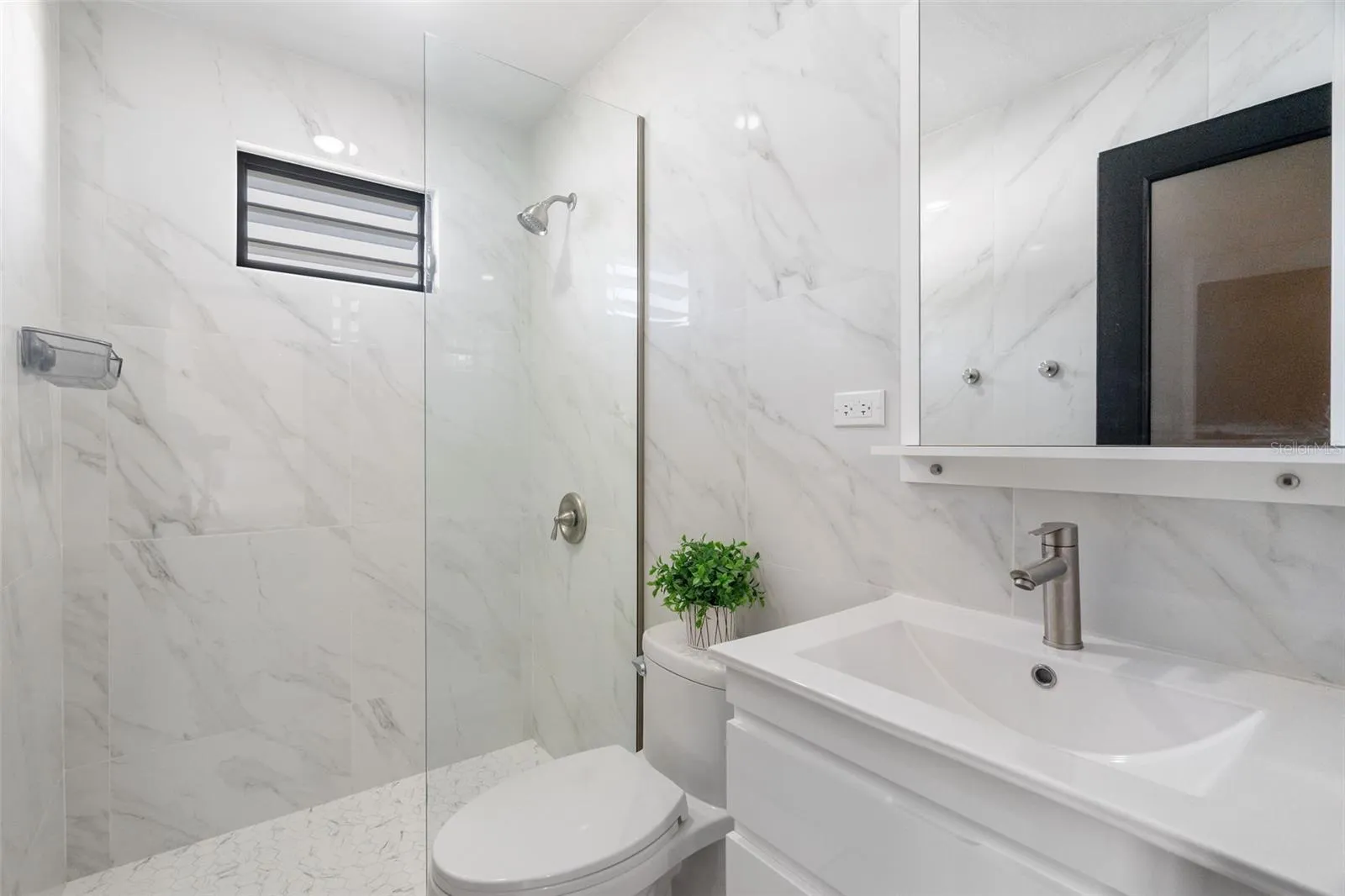 2nd Bathroom 2nd Bathroom