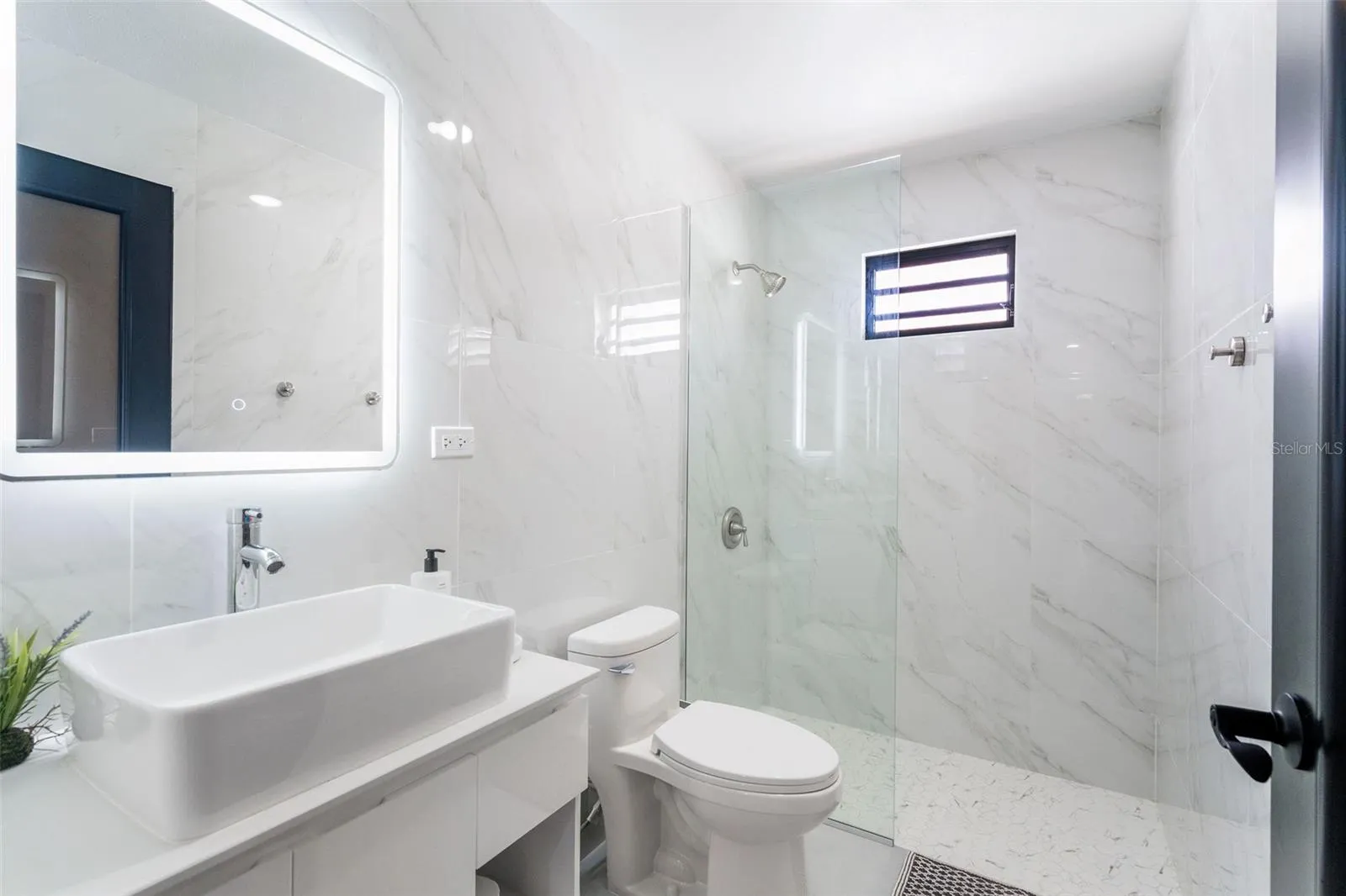 Master Bathroom Master Bathroom