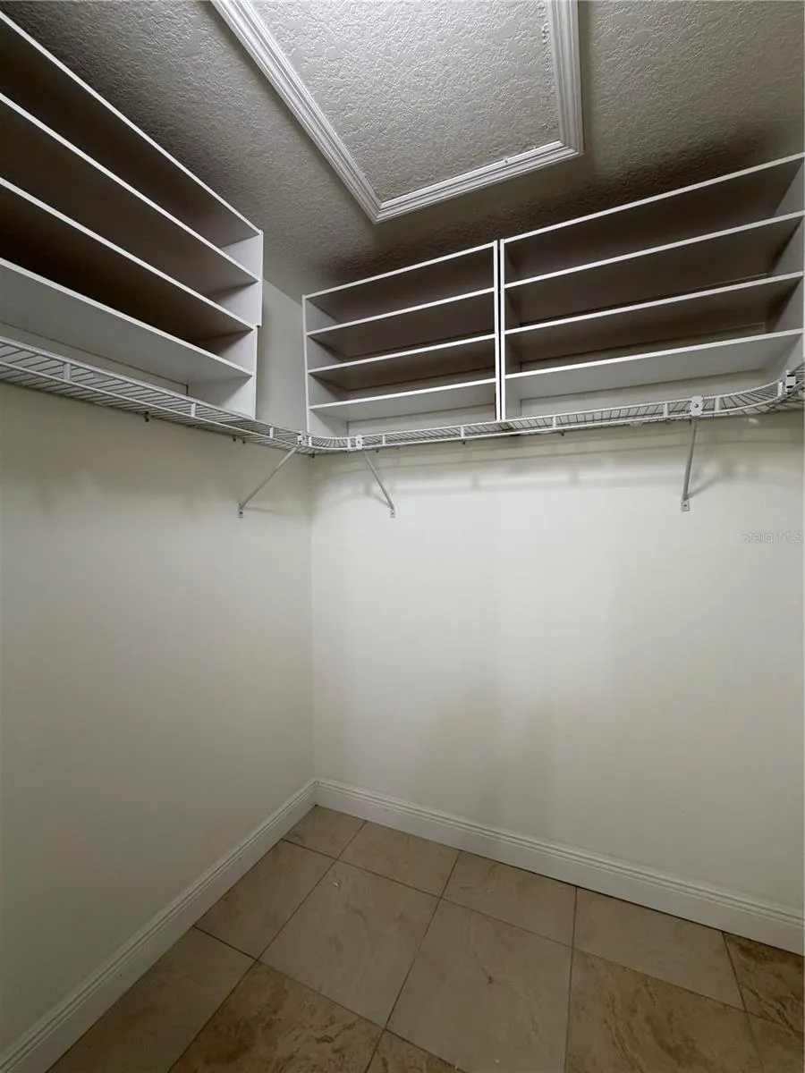 Walk-in closest