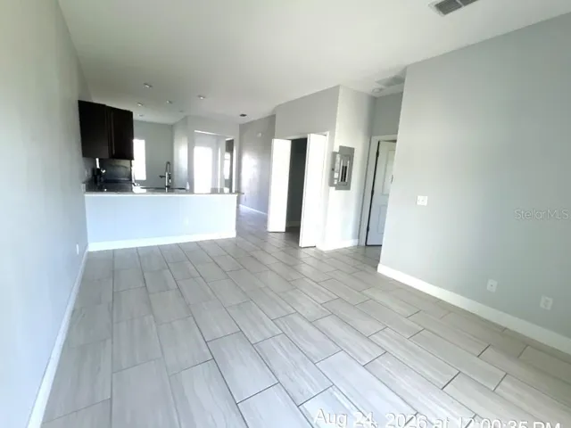 Living Room/Kitchen Combo w/Laundry Closet