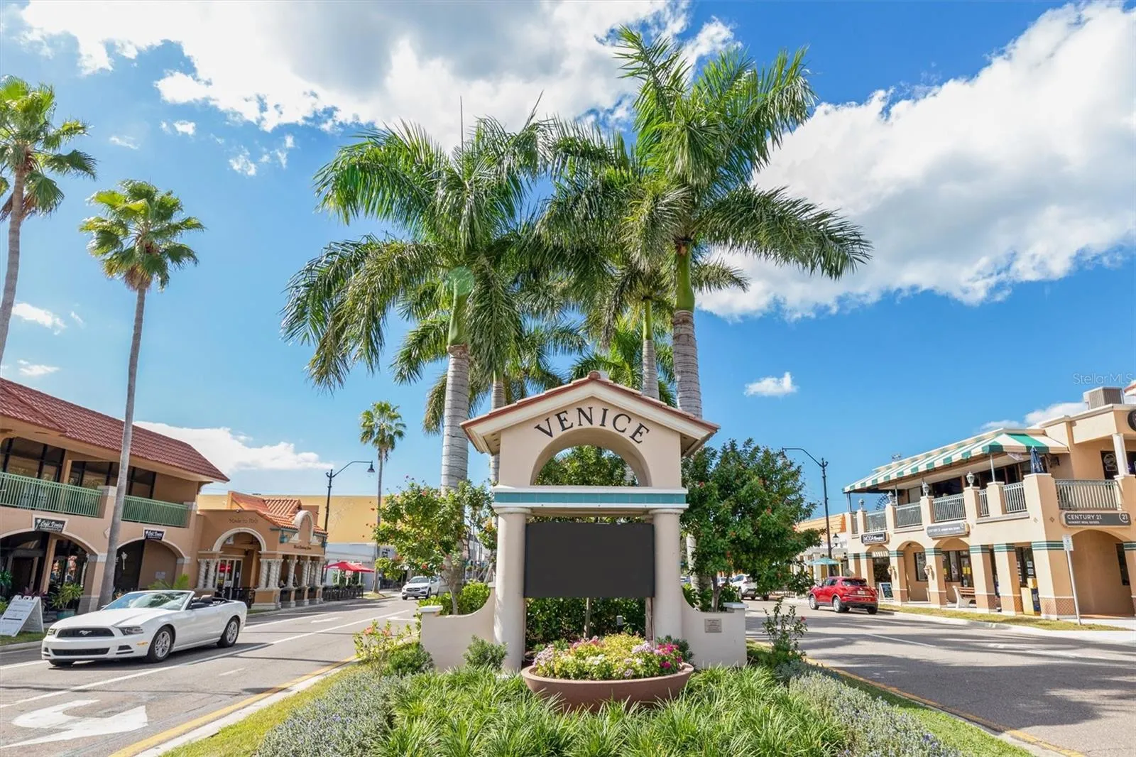 Historic Downtown Venice is approximately 5.6 miles away, with dining, shopping, events and Gulf Coast charm.