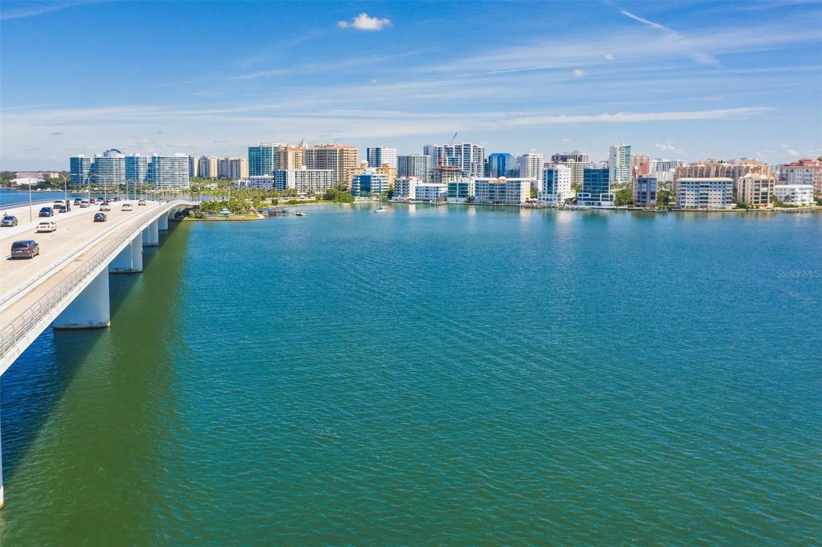 Downtown Sarasota is approximately 12.4 miles away, putting arts, dining, culture and waterfront attractions within easy reach.