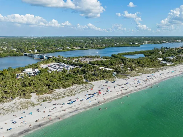 Manasota Key and nearby Gulf beaches offer easy access to boating, beach days and the relaxed coastal lifestyle Nokomis is known for.