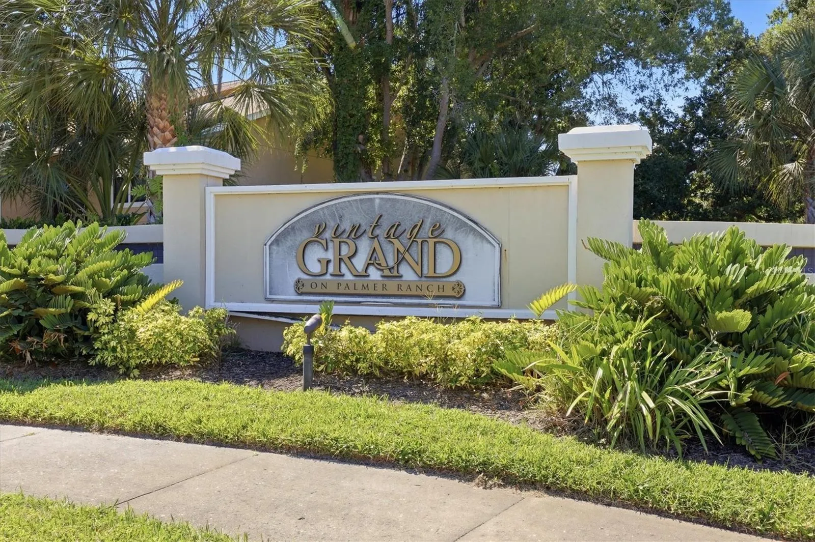 Vintage Grand on Palmer Ranch