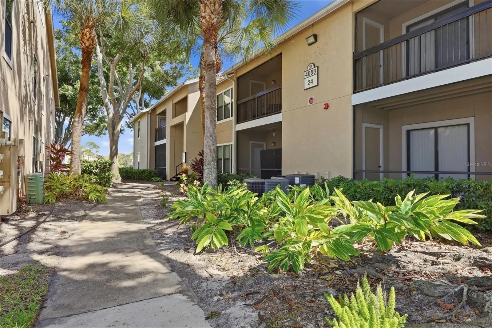 Vintage Grand - 4053 Crockers Lake Blvd #2414
