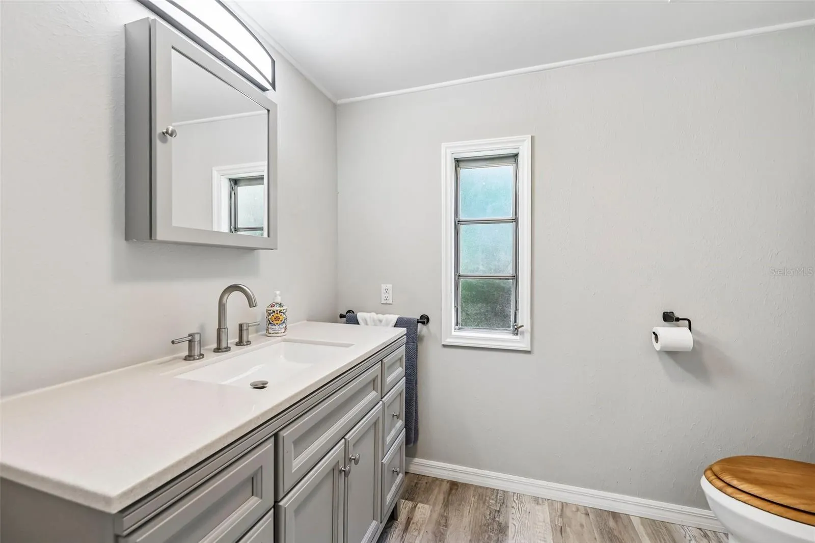 Main bathroom