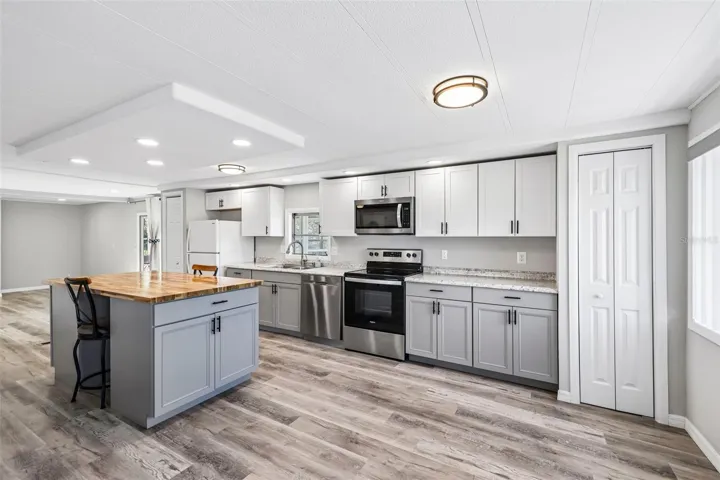 Dining room &amp; Kitchen