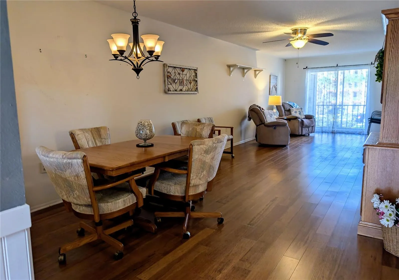 Open plan - dining &amp; living areas