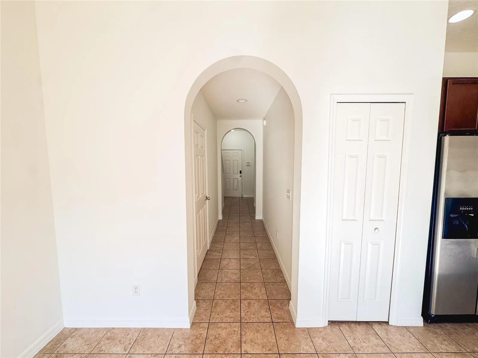 Foyer Hallway with Arches
