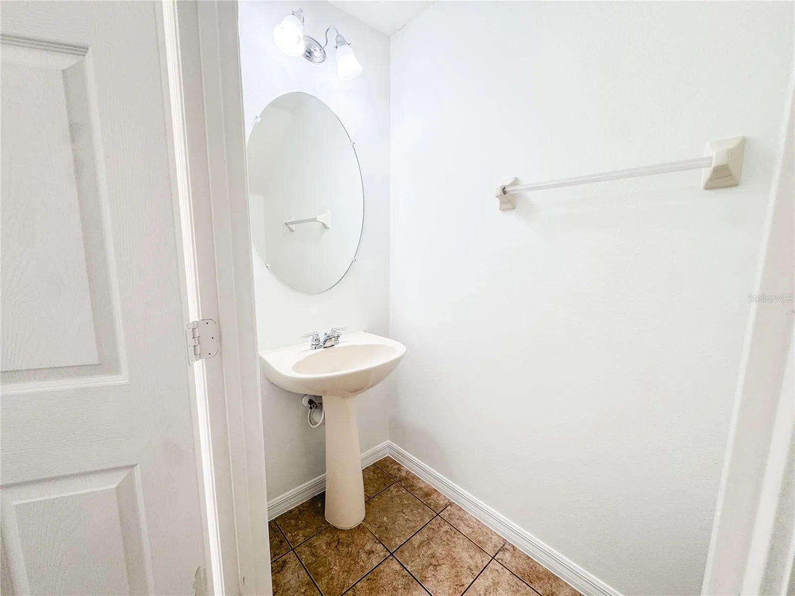 Half Bath - Pedestal Sink