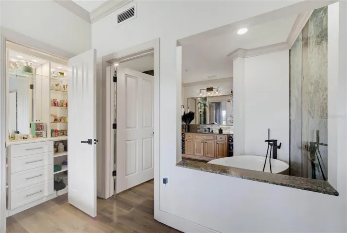 Primary Bed/Bath