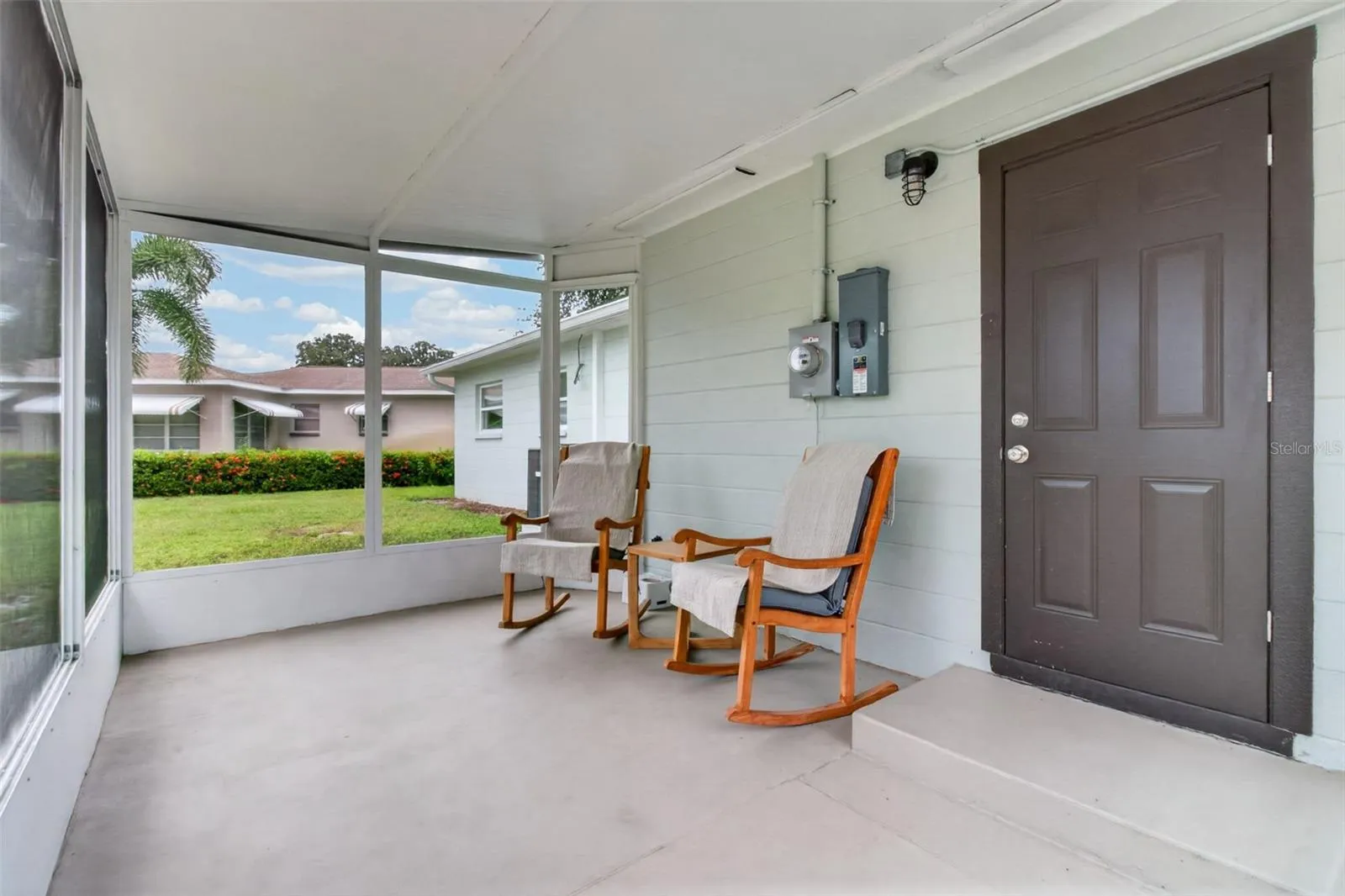 FULLY SCREENED IN LANIA