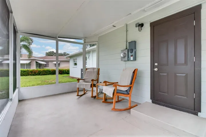 FULLY SCREENED IN LANIA