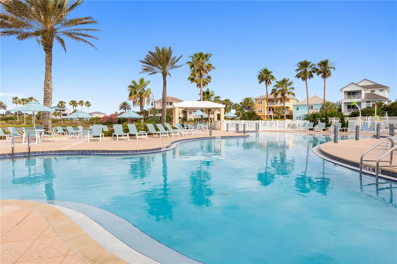 Amenity Lakeside Pool