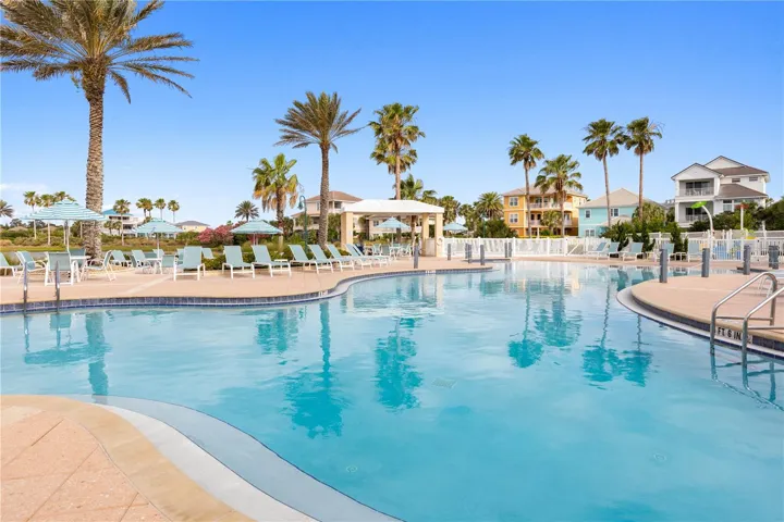 Amenity Lakeside Pool