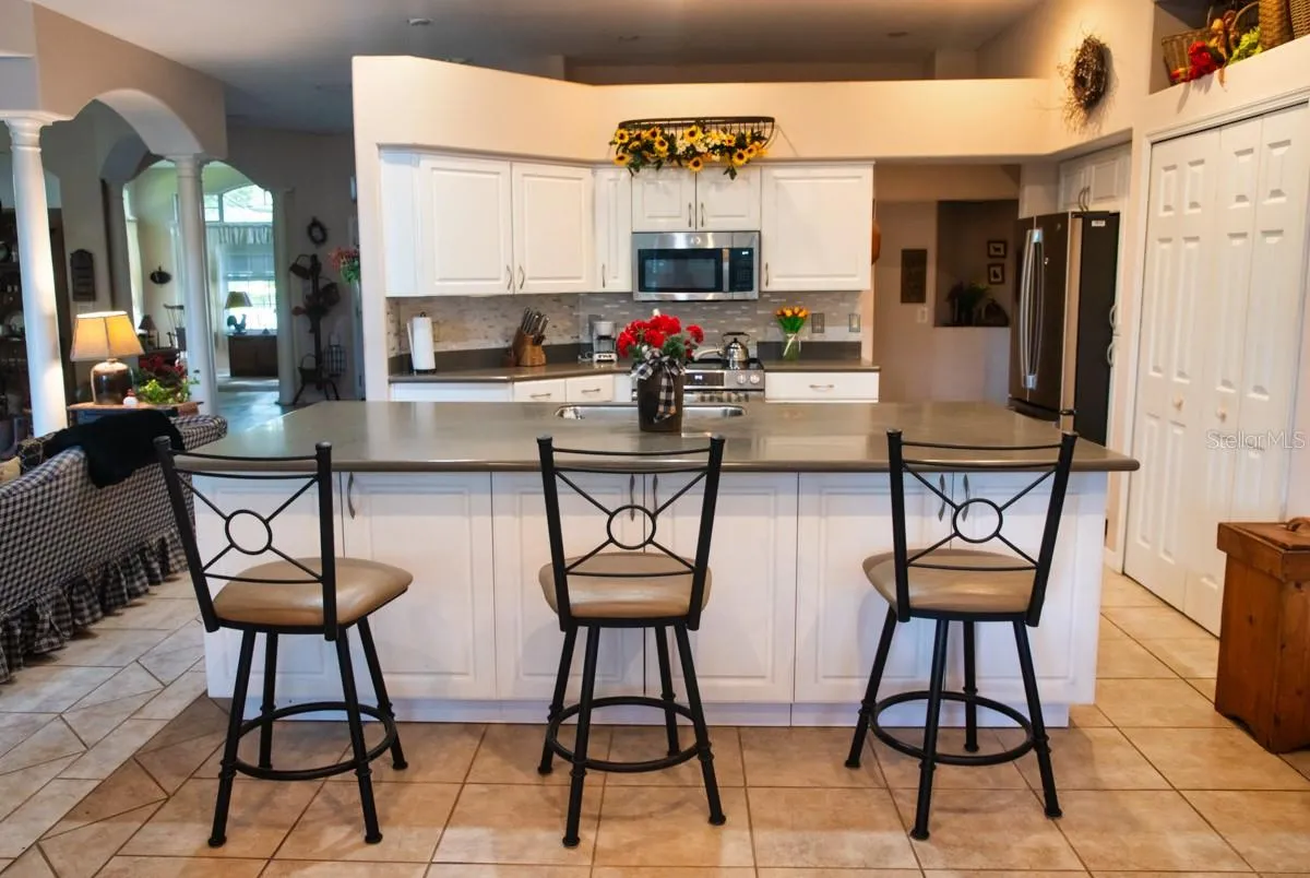 Oversized island with seating