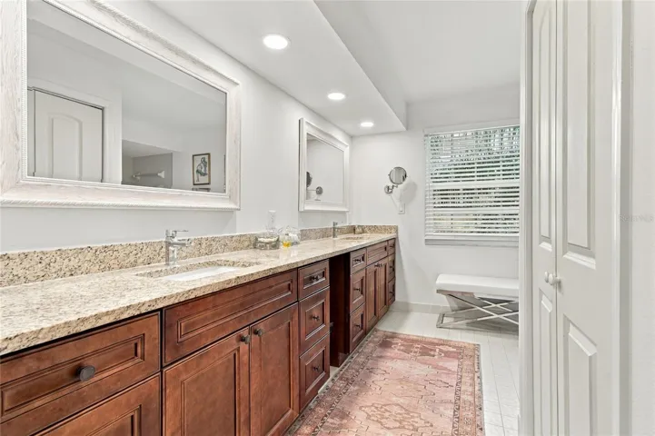 Double Vanity Bath