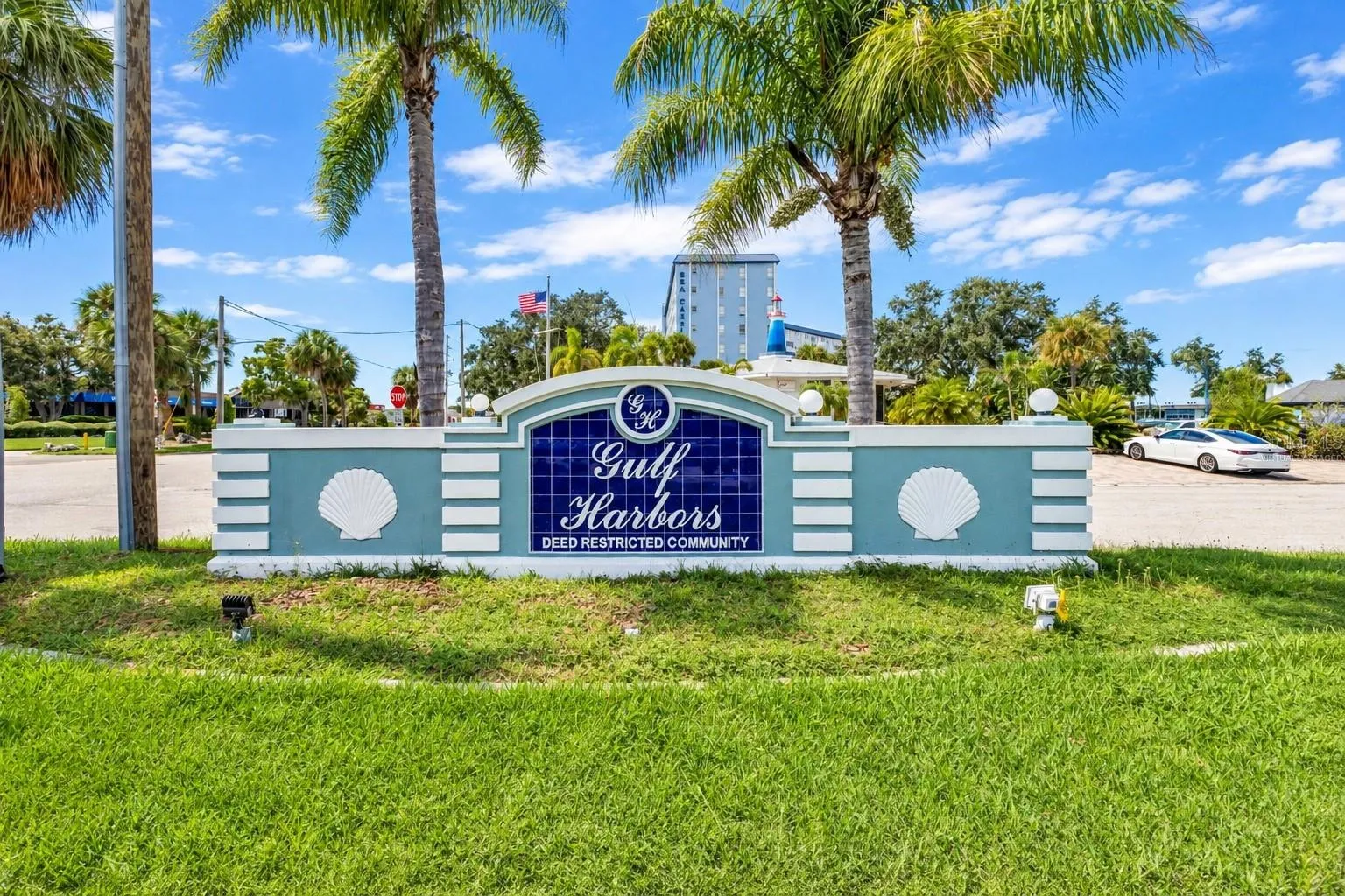 Gulf Harbors community entrance.