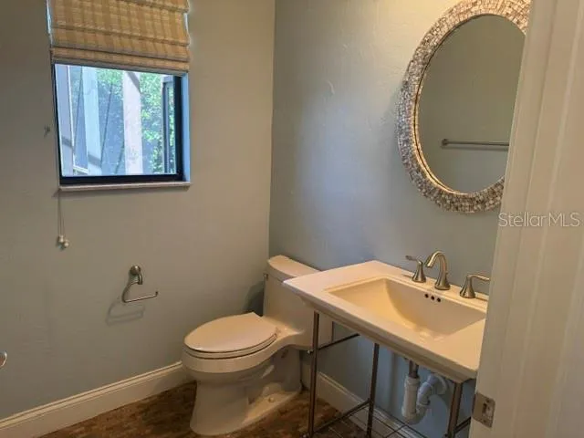 Powder Room /Pool bath