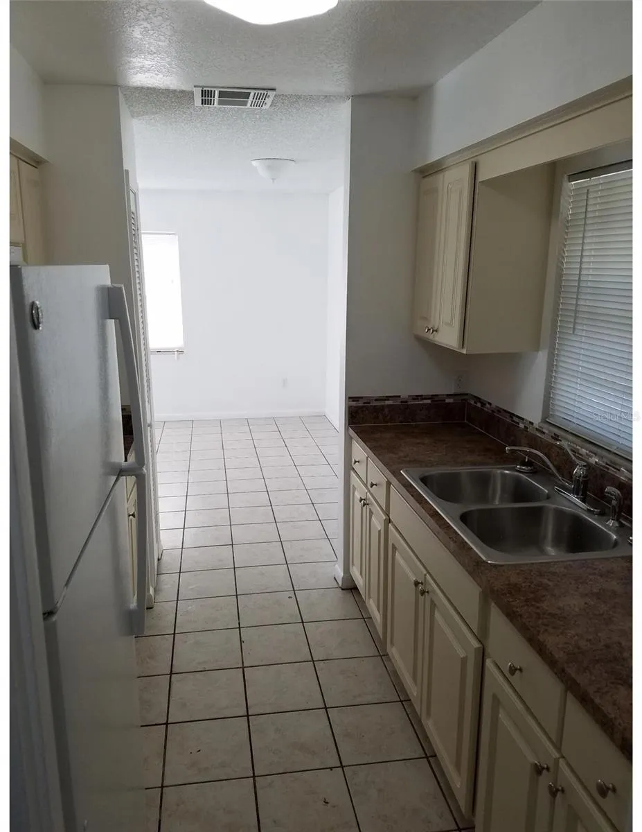 402 Kitchen