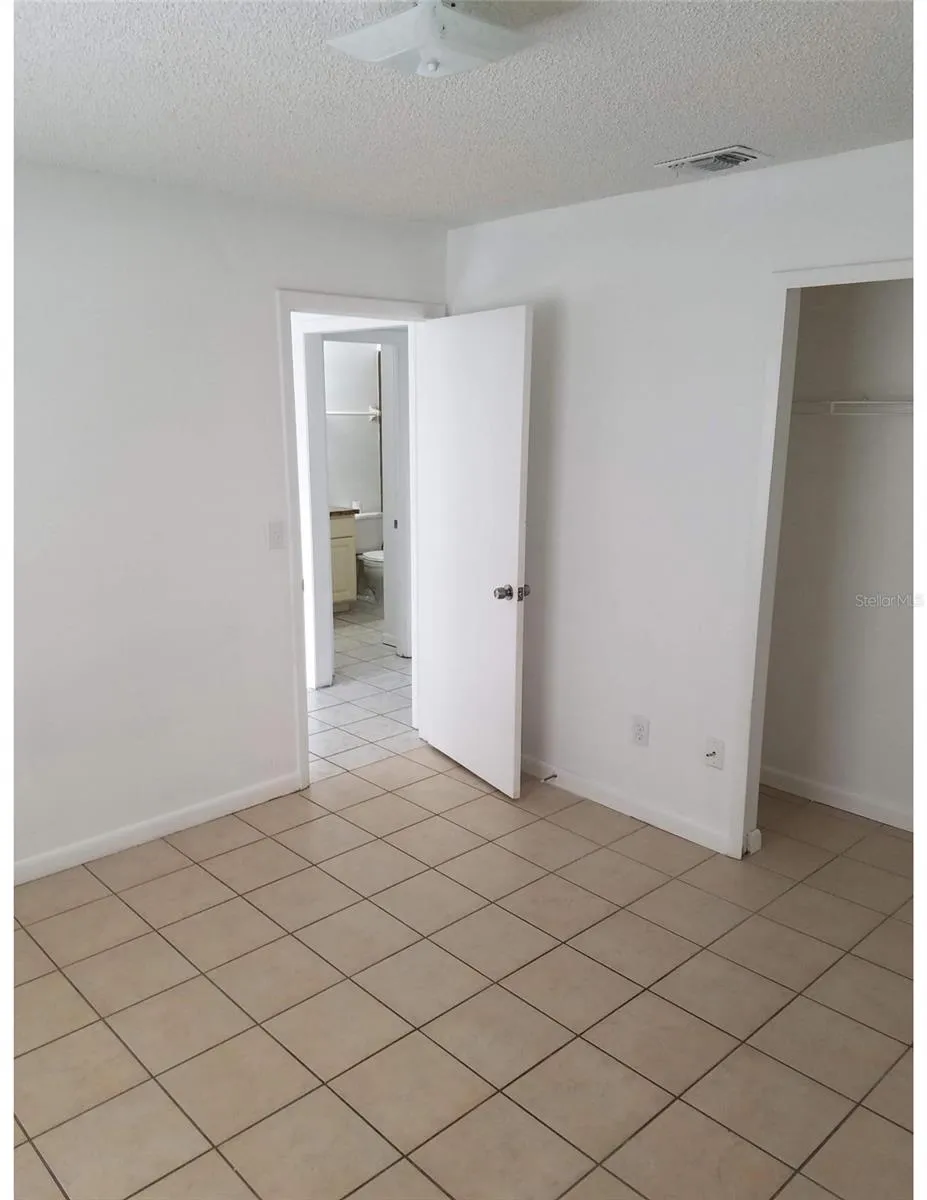 402 Guest Bed