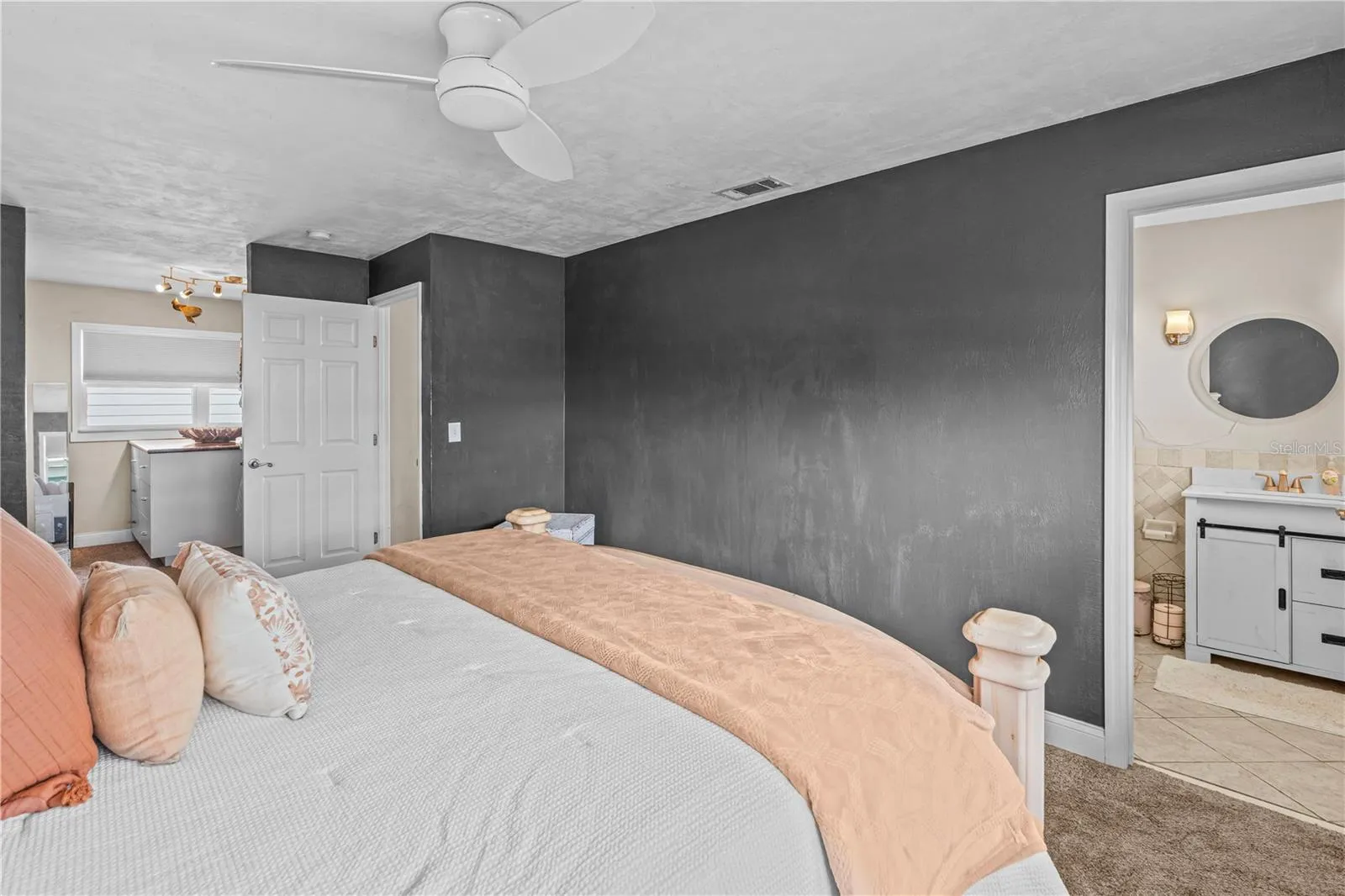 Primary bedroom (Main house 2nd floor)