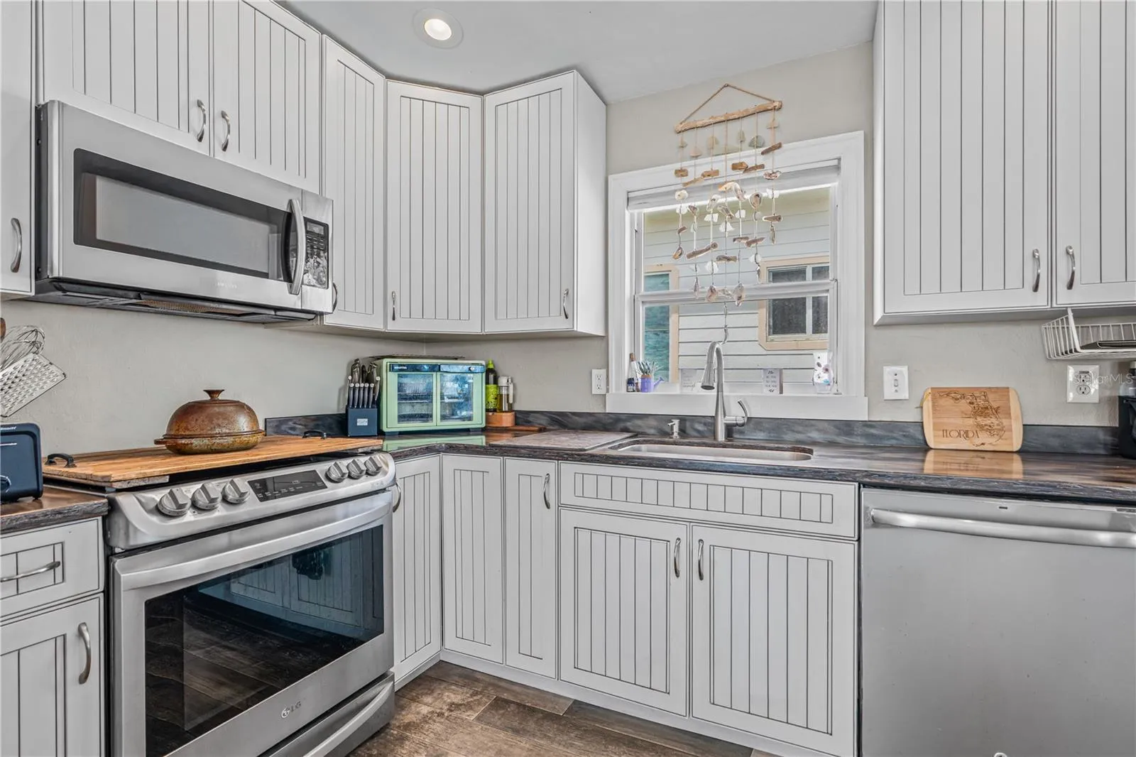 Kitchen (Main house 2nd floor)